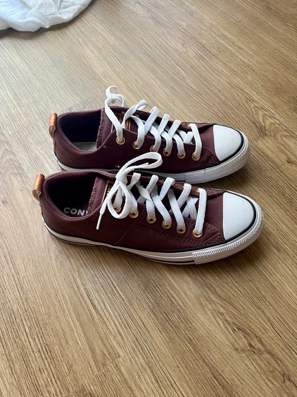 Converse talle 38