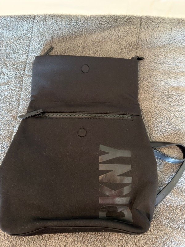 DKNY, foto 9 de 10