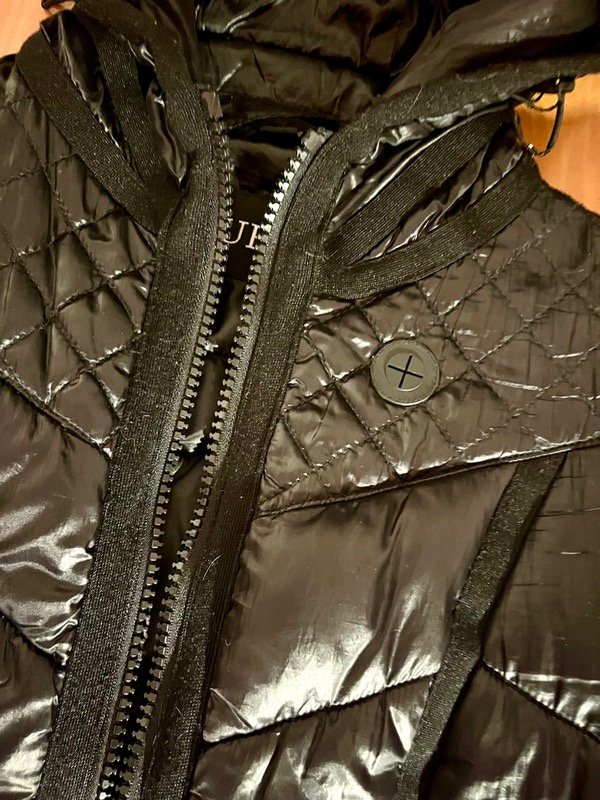 Guess, foto 3 de 9