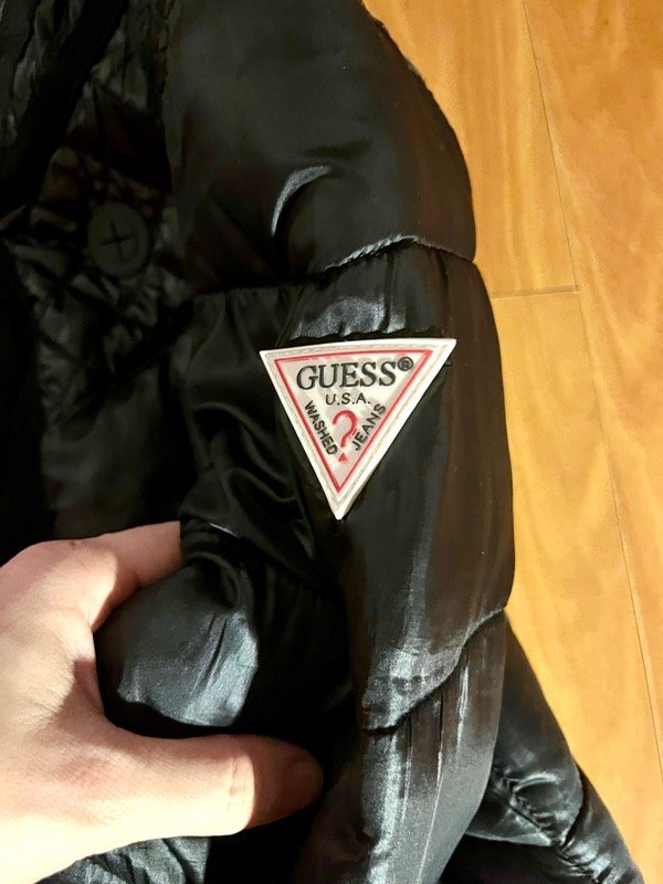 Guess, foto 5 de 9