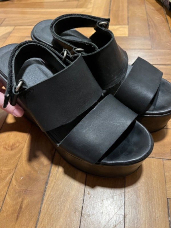 Jeffrey Campbell, foto 4 de 6